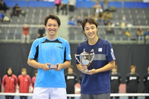 左：準優勝　伊藤竜馬選手　右：優勝　添田豪選手