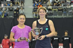 左:準優勝 青山修子選手 右:優勝 アンソフィー・メスタッチ選手