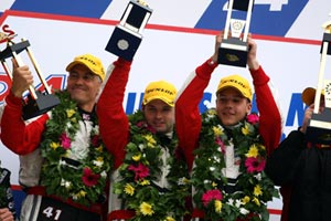 表彰式 (Greaves Motorsport)