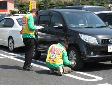 タイヤ点検活動の様子【道の駅　香春(福岡県田川郡)】