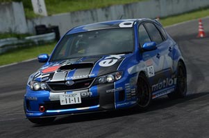 優勝した山野 直也 選手のスバル インプレッサWRX