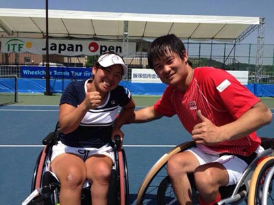 左：上地結衣選手　右：国枝慎吾選手