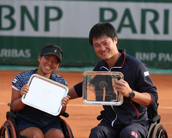 左：上地結衣選手　右：国枝慎吾選手