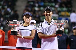 右:綿貫裕介選手/左:二宮真琴選手