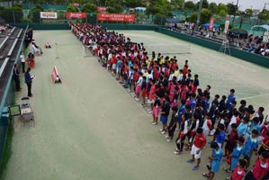 西日本大会開会式の様子（50チーム総勢約300名）