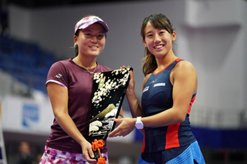 左:二宮真琴選手 右:加藤未唯選手