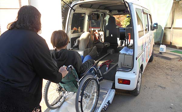 A member of NPO which provides people with disabilities with mobility assistance for hospital visits, etc., escorting a user