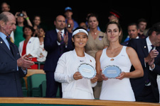 女子ダブルス準優勝　左：徐一璠選手（中国）