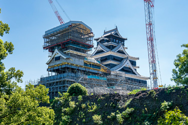 熊本城天守閣(左が小天守)