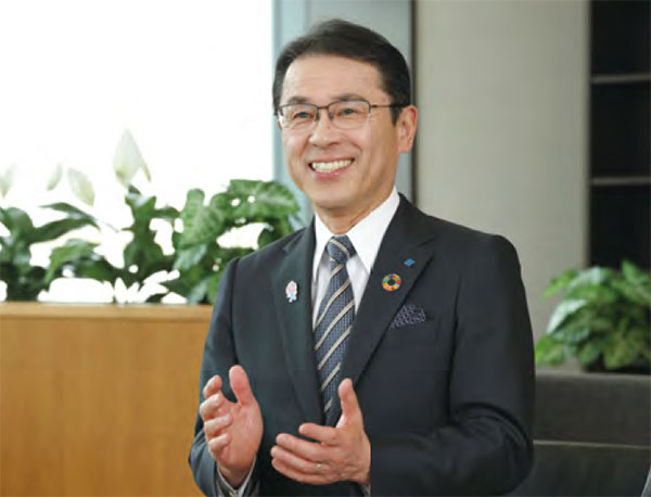 写真：代表取締役社長　山本悟