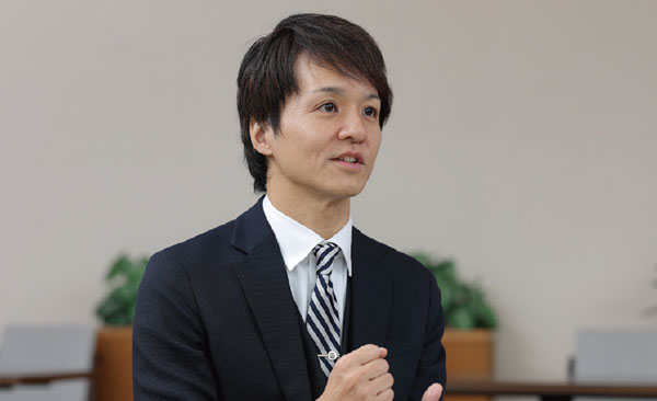 服部 泰宏