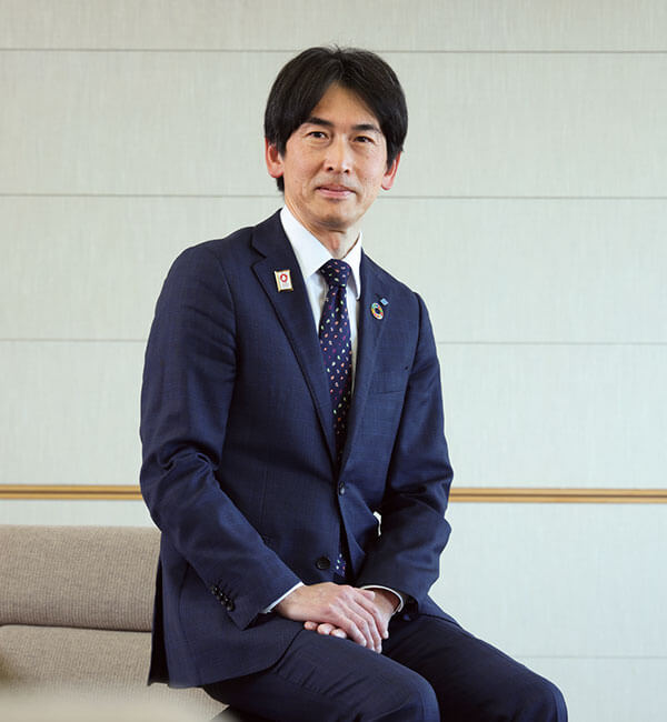 Kiyoshi Ikawa Executive Officer, General Manager of the Human Resources & General Affairs Headquarters