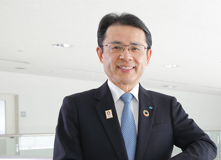 Photo：President and CEO, Representative Director Sumitomo Rubber Industries, Ltd. Satoru Yamamoto